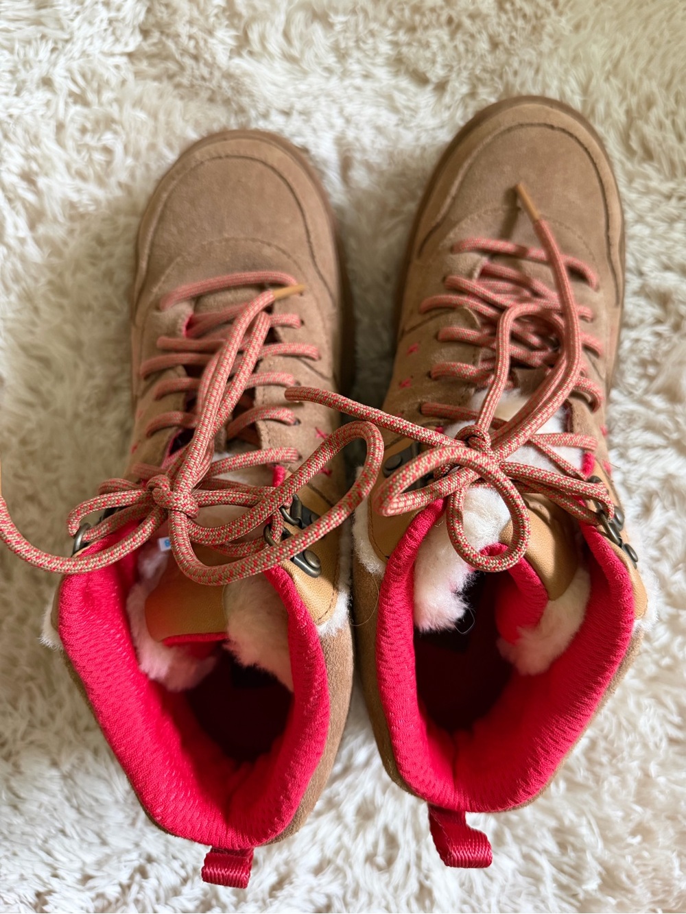 UGG Highland Hi Heritage Sneaker Boot - Camel Suede and Fiery Red - Picture 4 of 7